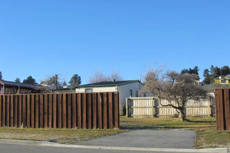 Photo of property in 72 Upton Street, Wanaka, 9305