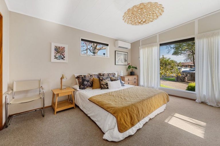 Photo of property in 15 Mill Road, Clive, 4102