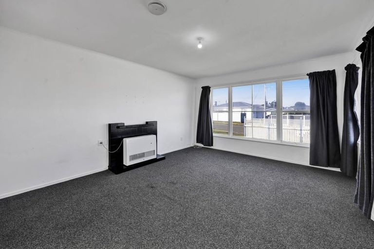 Photo of property in 10 Ramanui Avenue, Hawera, 4610