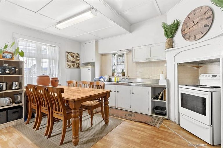 Photo of property in 212 Rongotai Road, Rongotai, Wellington, 6022