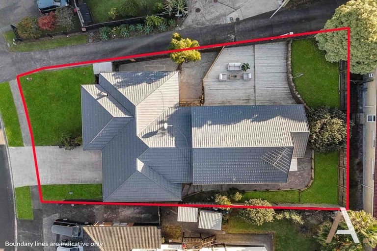 Photo of property in 17 De Havilland Drive, Goodwood Heights, Auckland, 2105