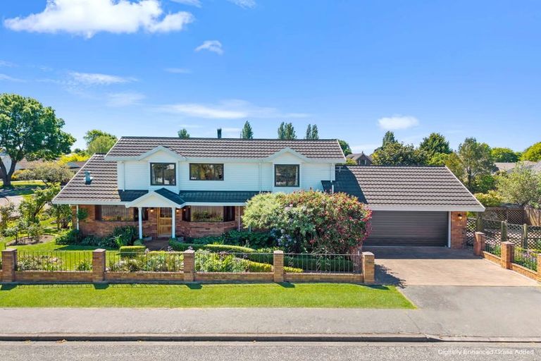 Photo of property in 10 Regency Crescent, Redwood, Christchurch, 8051