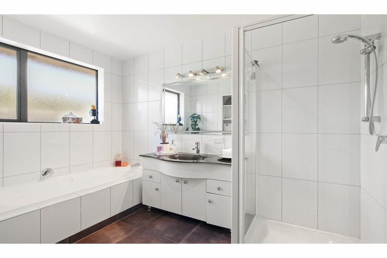 Photo of property in 107 High Street, Oxford, 7430