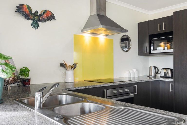 Photo of property in 9 Mcgowan Rise, Tuakau, 2121