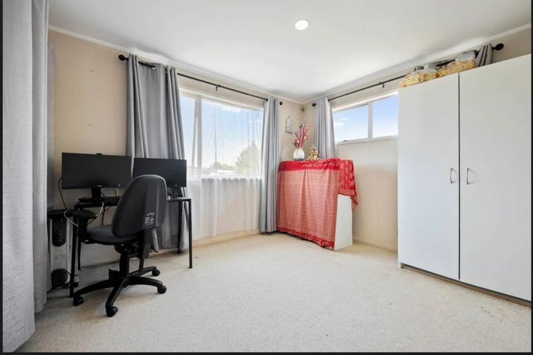 Photo of property in 8 Hyperion Drive, Randwick Park, Auckland, 2105