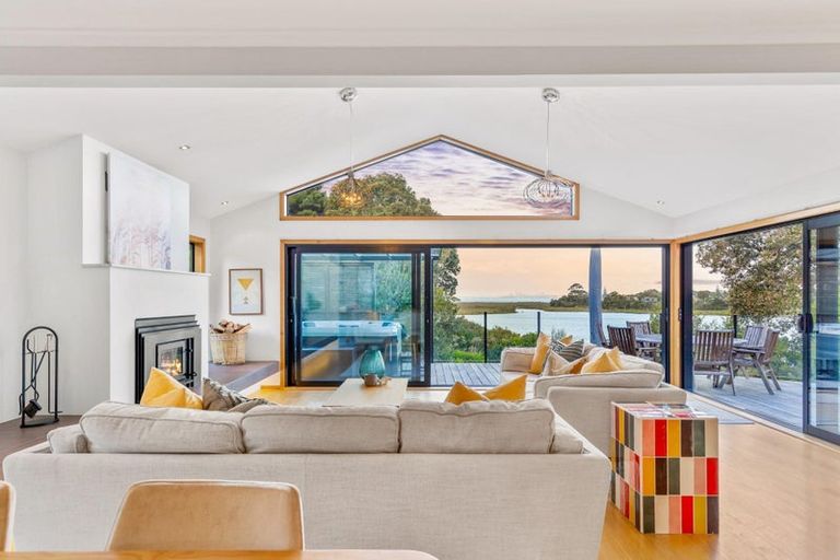 Photo of property in 163 West Harbour Drive, West Harbour, Auckland, 0618