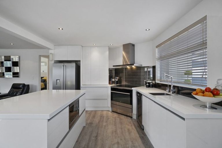 Photo of property in 27 Clare Road, St Albans, Christchurch, 8014