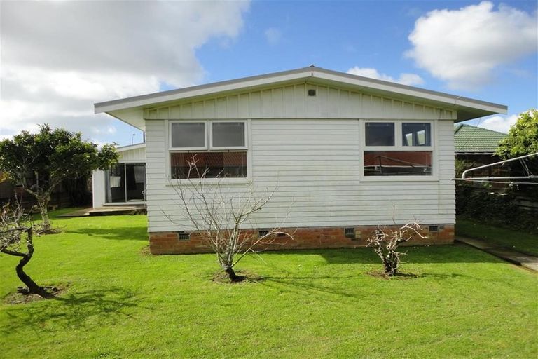 Photo of property in 2/23 Ti Rakau Drive, Pakuranga, Auckland, 2010