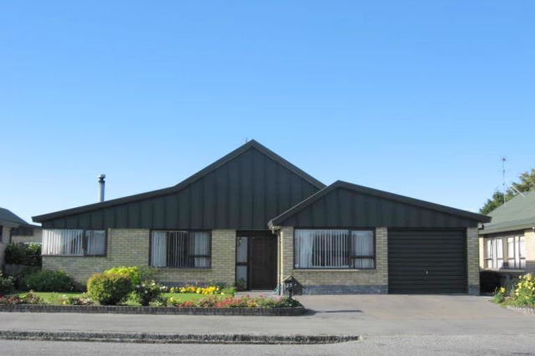 Photo of property in 25 Burnett Street, Ashburton, 7700