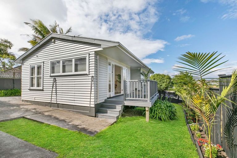 Photo of property in 1/15 Stanley Avenue, Milford, Auckland, 0620