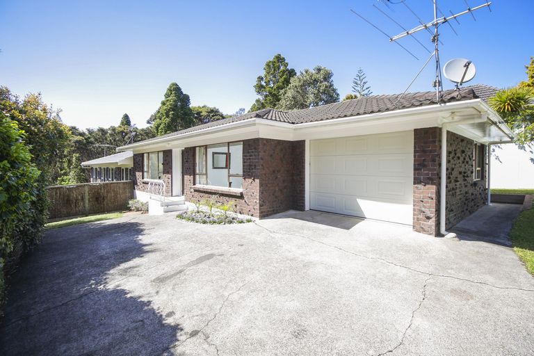 Photo of property in 174 Atkinson Road, Titirangi, Auckland, 0604