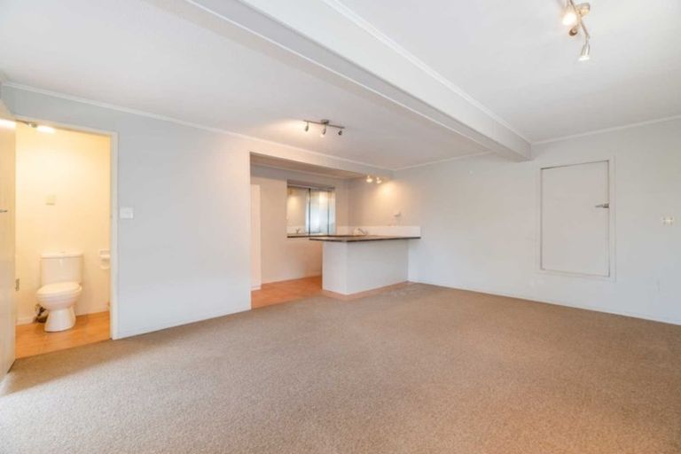 Photo of property in 36 Butterworth Drive, Glendene, Auckland, 0602