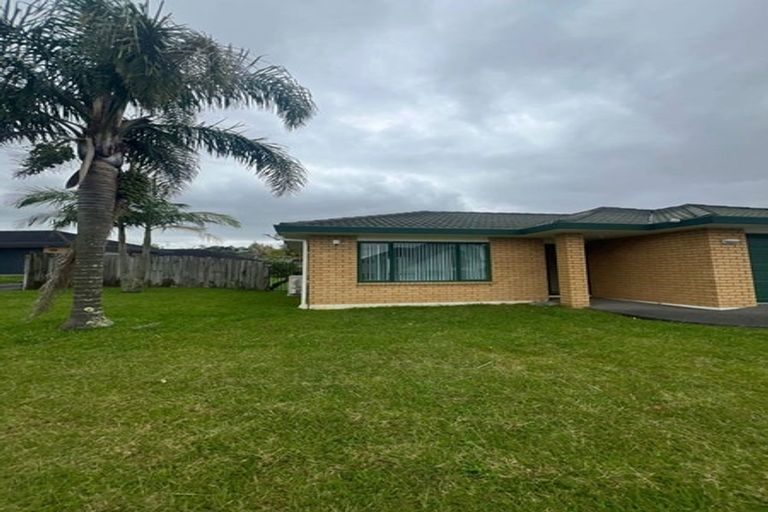 Photo of property in 3 Nephin Place, East Tamaki Heights, Auckland, 2016