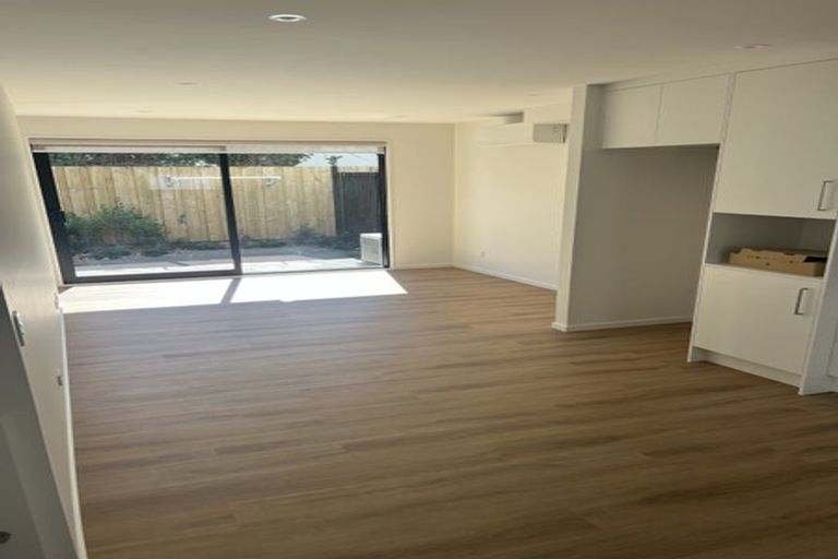 Photo of property in 5/130 Holly Road, St Albans, Christchurch, 8014