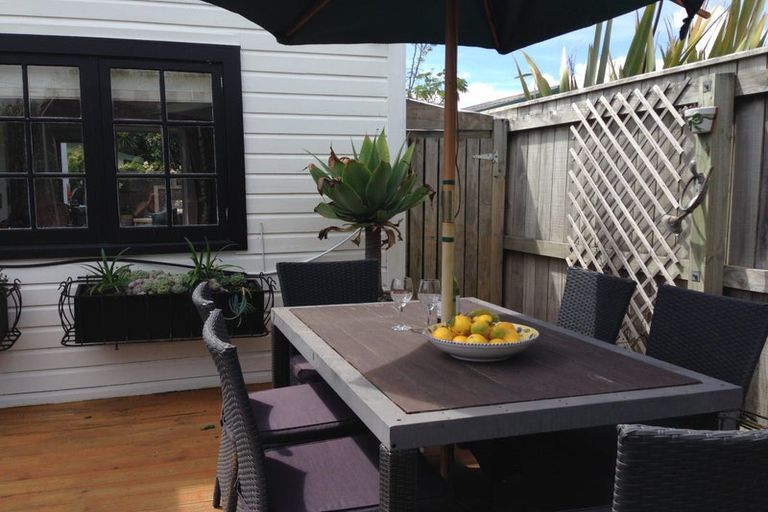 Photo of property in 27 Rauparaha Street, Waikanae Beach, Waikanae, 5036