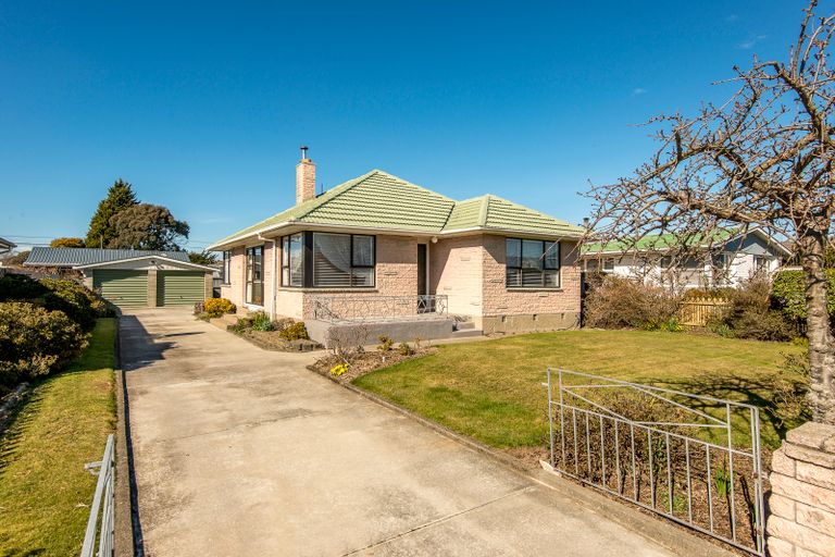 Photo of property in 12 Blankney Street, Hornby, Christchurch, 8042