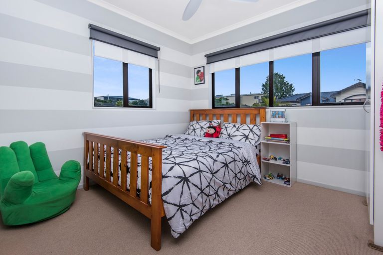 Photo of property in 12 Derg Place, East Tamaki, Auckland, 2013
