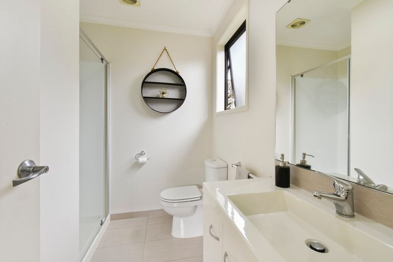 Photo of property in 6 Mcgowan Rise, Tuakau, 2121