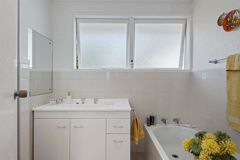 Photo of property in 53 Stanley Avenue, Milford, Auckland, 0620