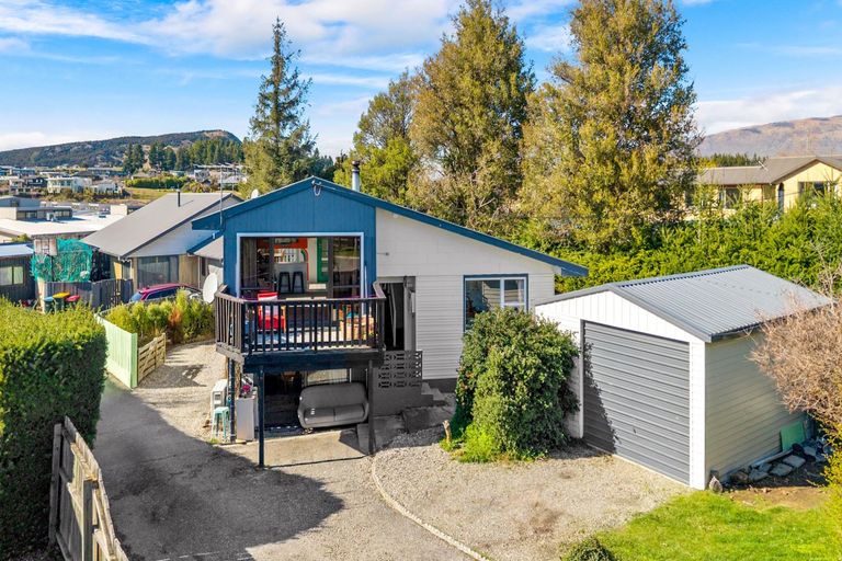 Photo of property in 25 Totara Terrace, Wanaka, 9305