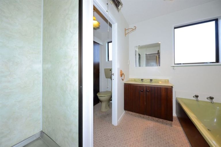 Photo of property in 21a Valecrest Avenue, Parklands, Christchurch, 8083