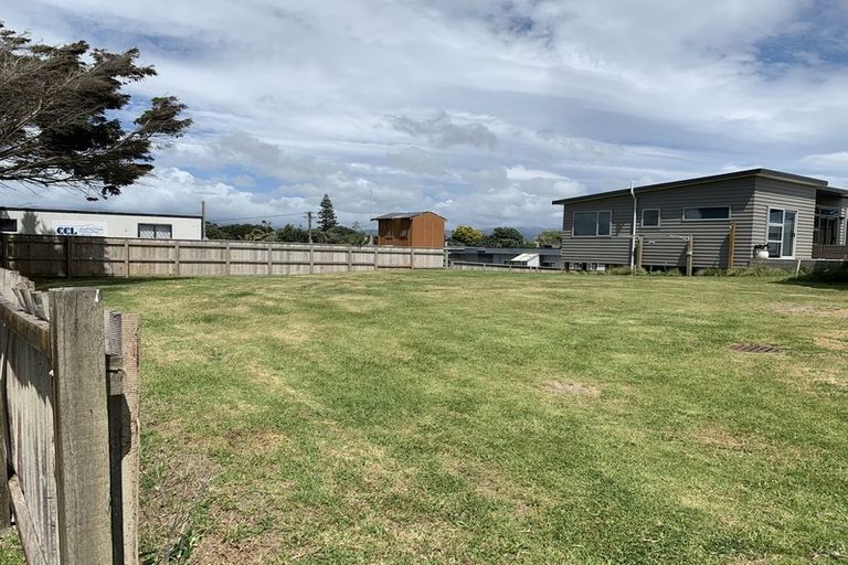 Photo of property in 64a Marine Parade, Otaki Beach, Otaki, 5512