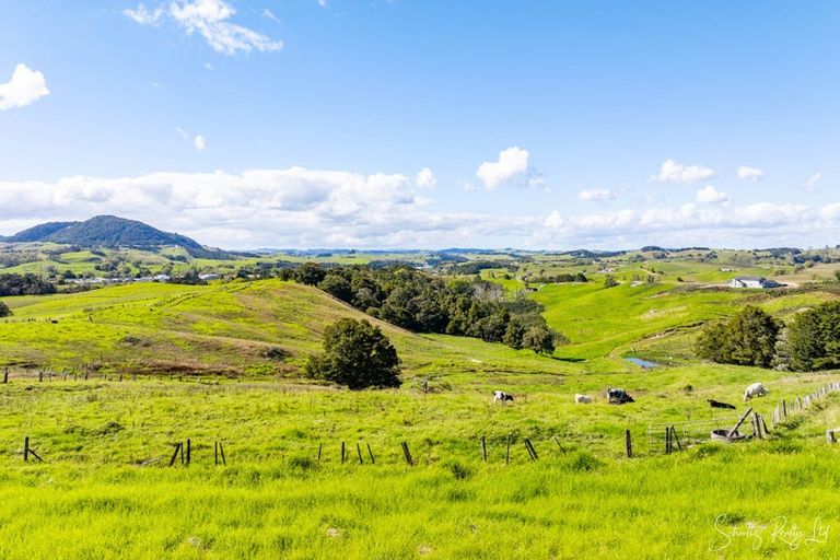 Photo of property in 6 Whaka Street, Maungaturoto, 0520