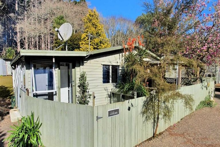 Photo of property in 14 Yelash Road, Massey, Auckland, 0614