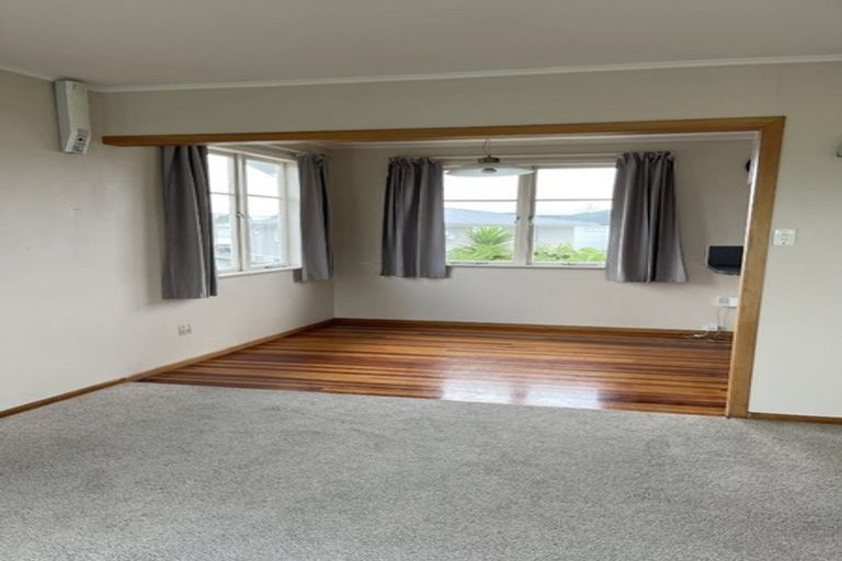 Photo of property in 36 Graham Avenue, Te Atatu Peninsula, Auckland, 0610