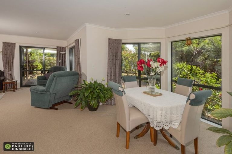 Photo of property in 12 Oakwood Rise, Ngararatunua, Whangarei, 0176