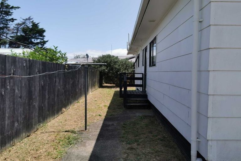 Photo of property in 2/49 Templeton Place, Clendon Park, Auckland, 2103