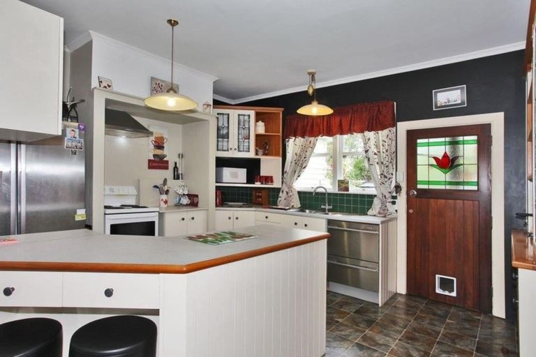 Photo of property in 28 Sarsfield Street, Southbridge, 7602