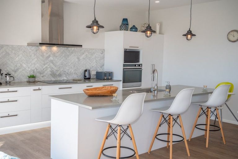 Photo of property in 7 Dudley Crescent, Cable Bay, 0420