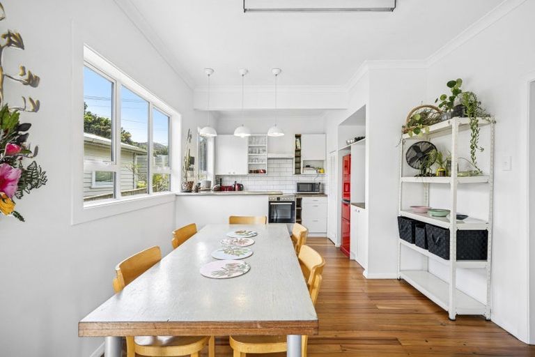 Photo of property in 19 Handyside Street, Tawa, Wellington, 5028