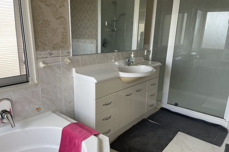 Photo of property in 22 Tralee Terrace, Dannemora, Auckland, 2016