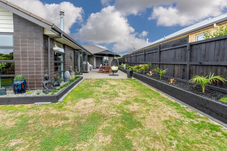 Photo of property in 2 Mirabell Place, Patumahoe, Pukekohe, 2679