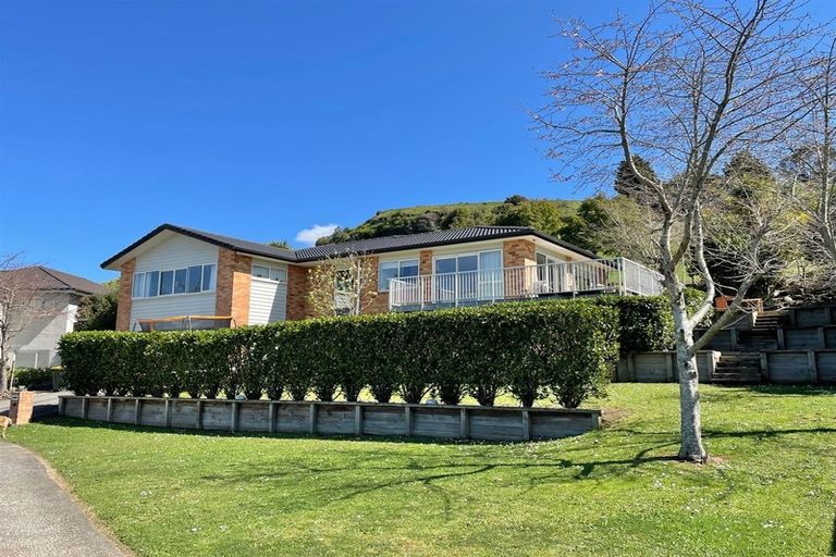 Photo of property in 17 Bob Craig Place, Pukekohe, 2120