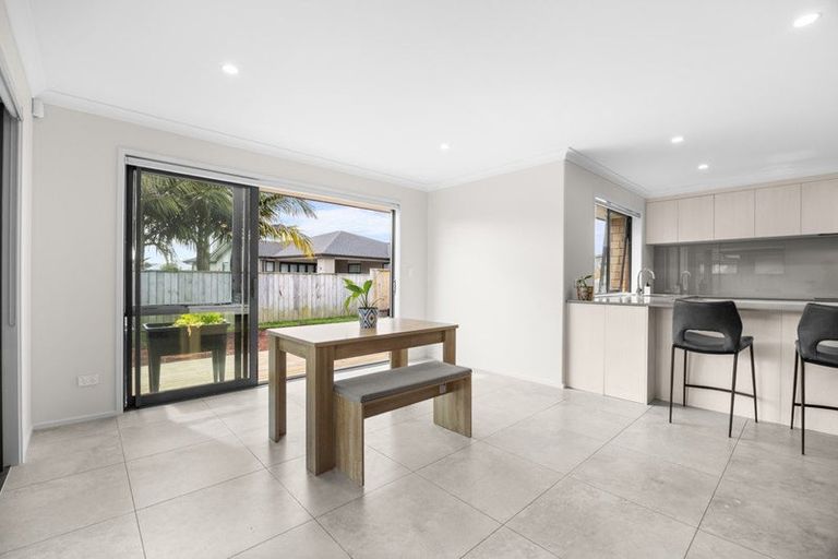 Photo of property in 13 Leebank Crescent, Riverhead, 0820