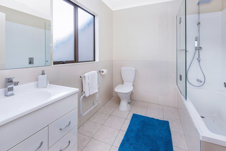 Photo of property in 12 Derg Place, East Tamaki, Auckland, 2013