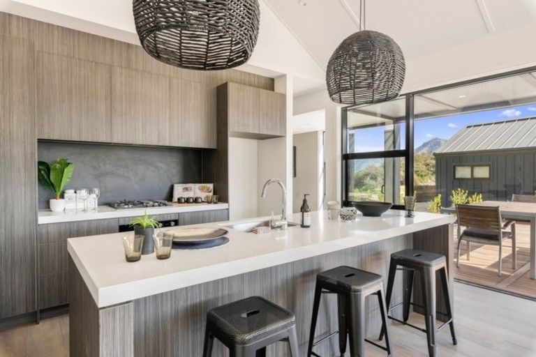 Photo of property in 12 Falconer Rise, Jacks Point, Queenstown, 9371