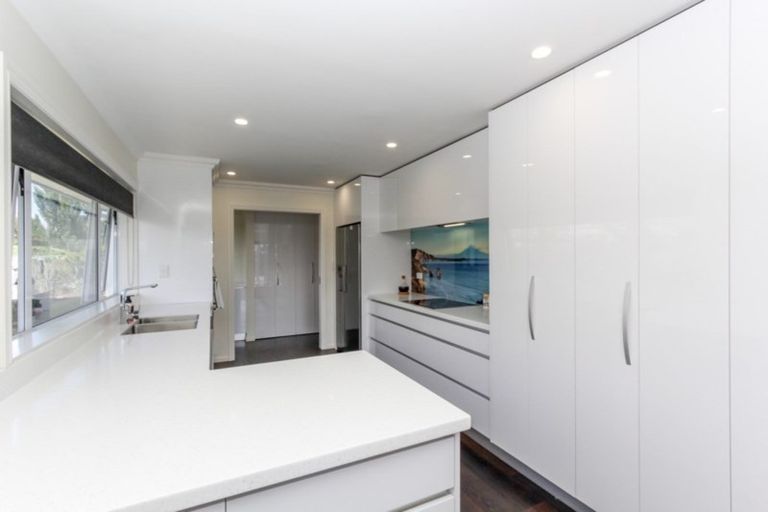 Photo of property in 7a Caledonia Place, Highlands Park, New Plymouth, 4312