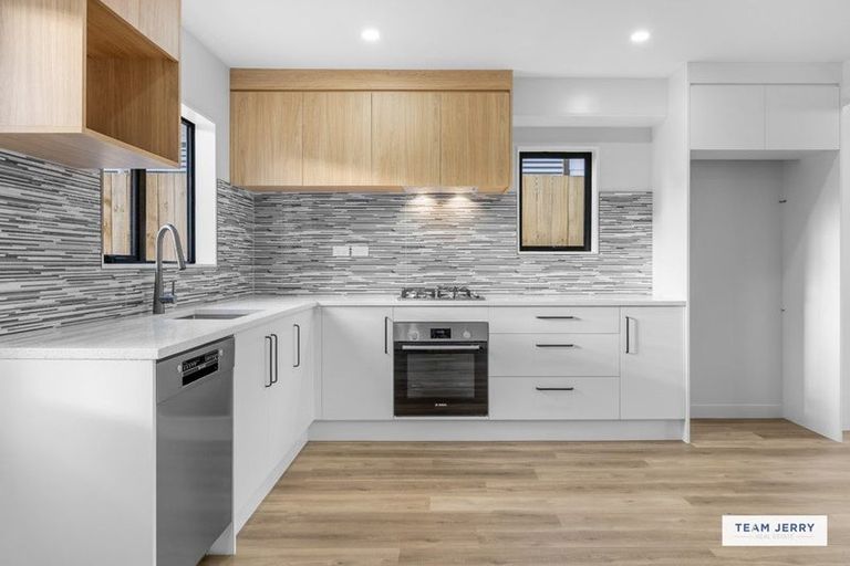 Photo of property in 40a Trentham Road, Papakura, 2110
