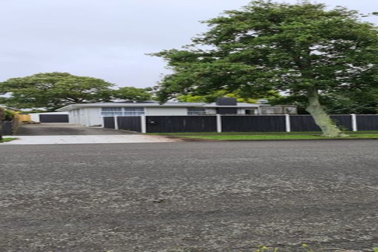 Photo of property in 107 Apollo Parade, Milson, Palmerston North, 4414