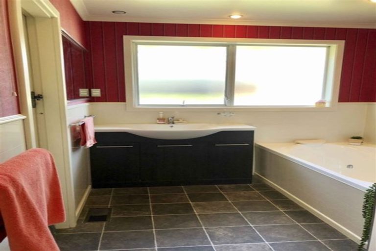 Photo of property in 127 Gladstone Terrace, Gladstone, Invercargill, 9810