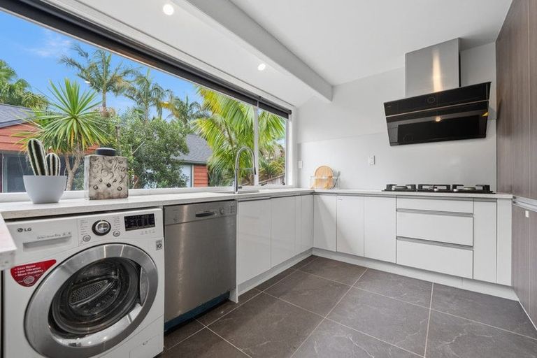 Photo of property in 7a Sailfish Drive, West Harbour, Auckland, 0618