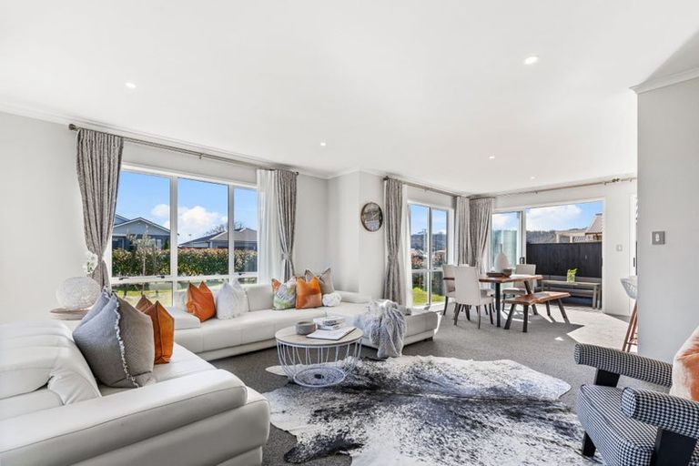 Photo of property in 5 Aro Mato Place, Huapai, Kumeu, 0810