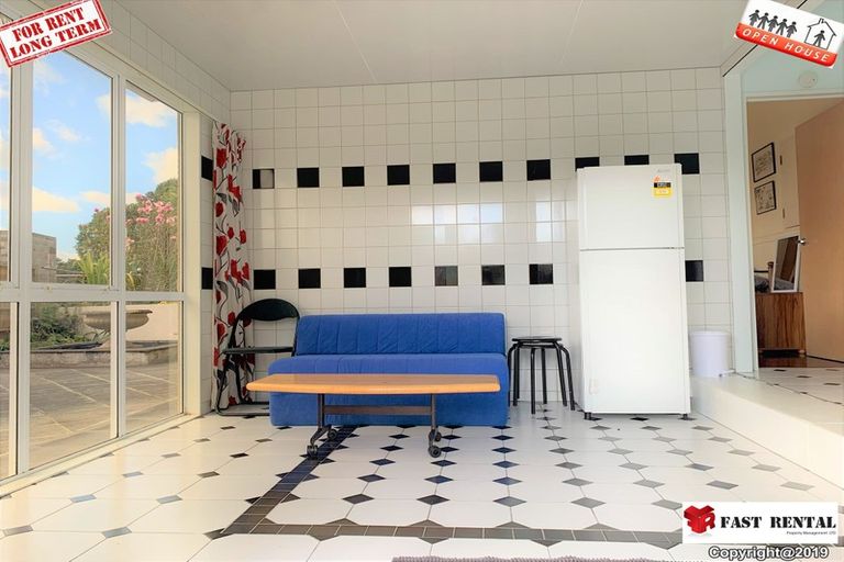 Photo of property in 1/59 Beach Road, Castor Bay, Auckland, 0620