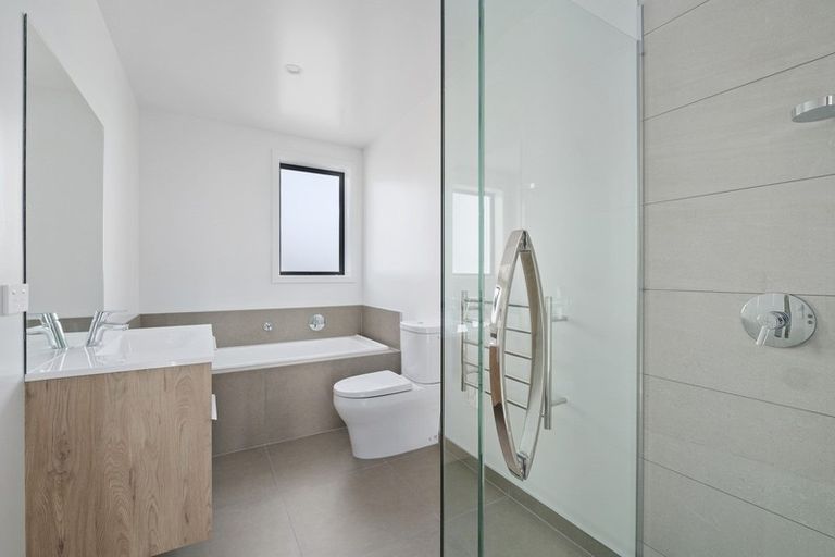 Photo of property in 13 Bargour Street, Wanaka, 9305