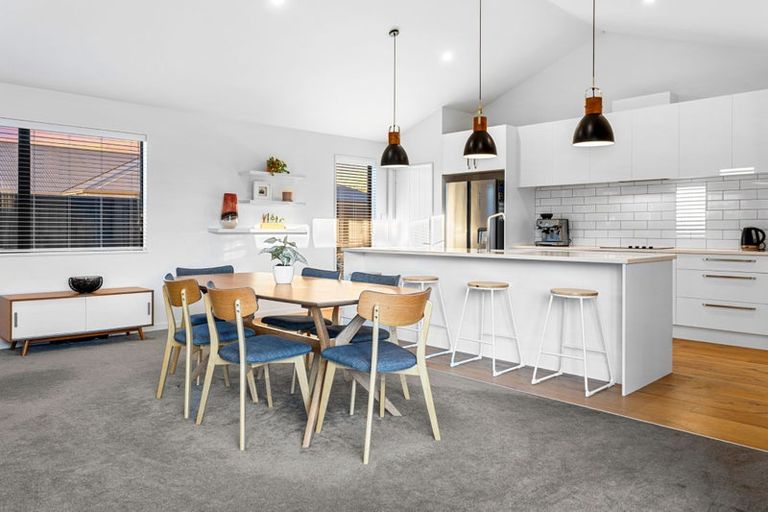 Photo of property in 14 Chatsworth Avenue, Rangiora, 7400