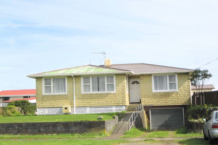 Photo of property in 20 Raleigh Street, Waitara, 4320